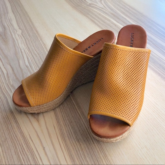 Lucky Brand Mackayla Clay Peep Toe Wedge - Picture 1 of 6